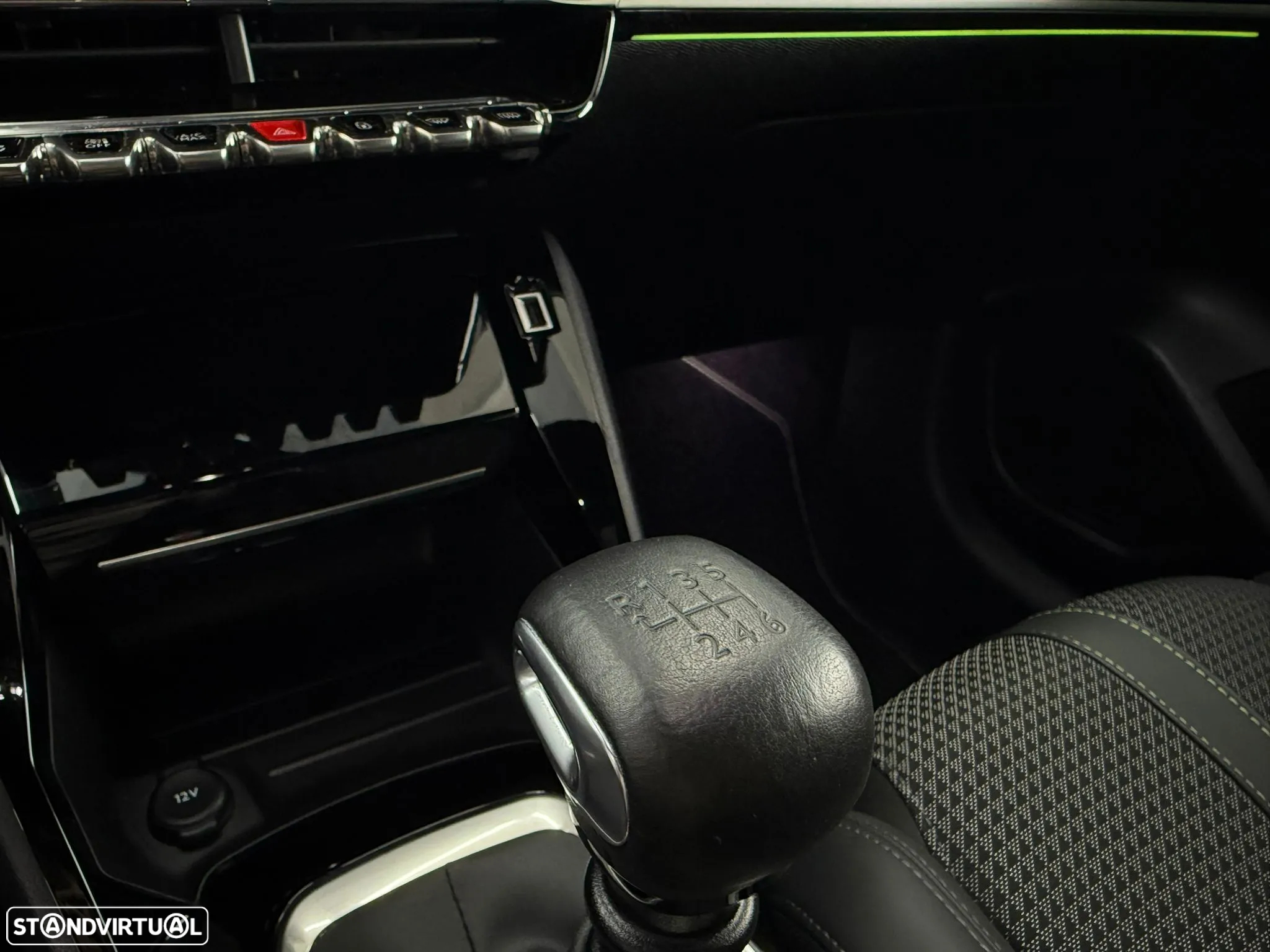 Peugeot 208 1.2 PureTech GT Line - 28