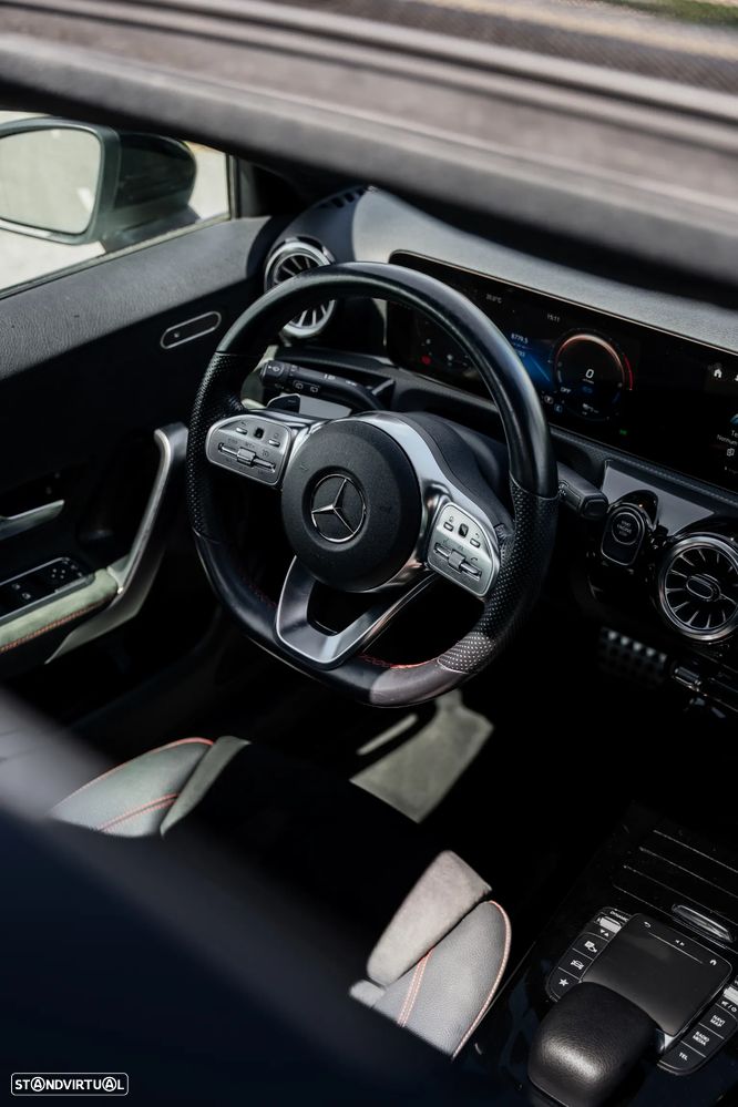 Mercedes-Benz A 250 e 8G-DCT AMG Line - 29