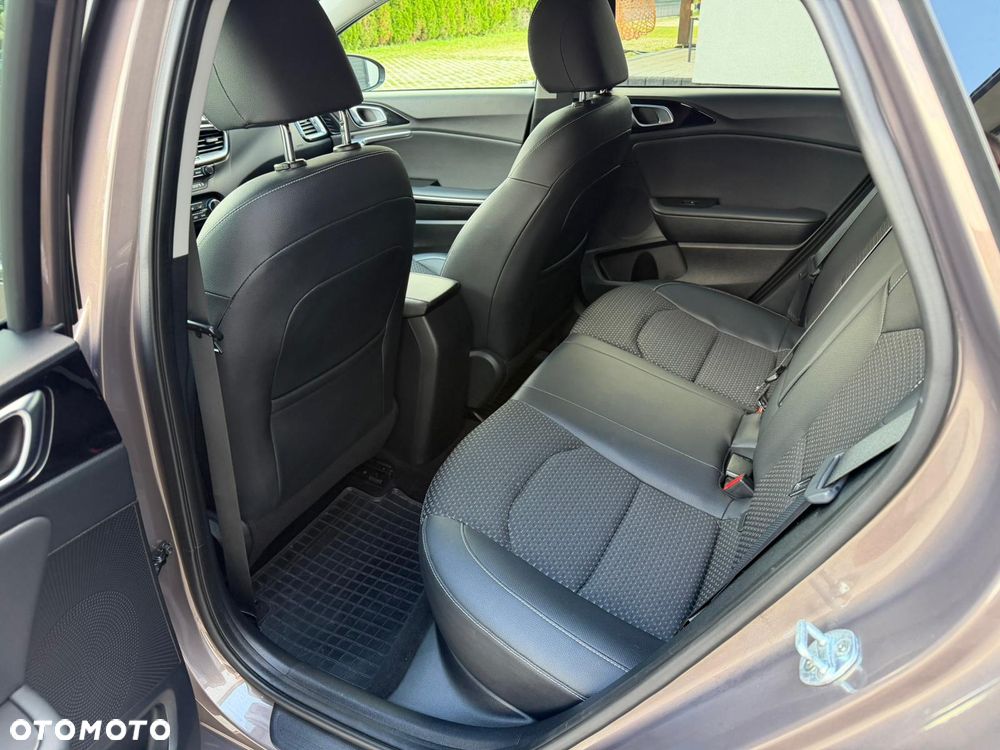 Kia Ceed 1.4 T-GDI L Business Line - 13