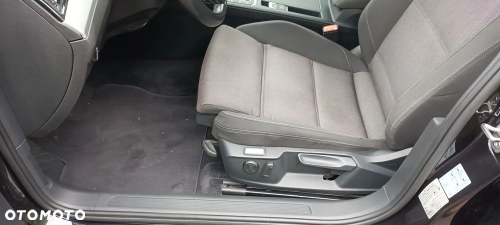 Volkswagen Passat 2.0 TDI (BlueMotion Technology) DSG Comfortline - 9