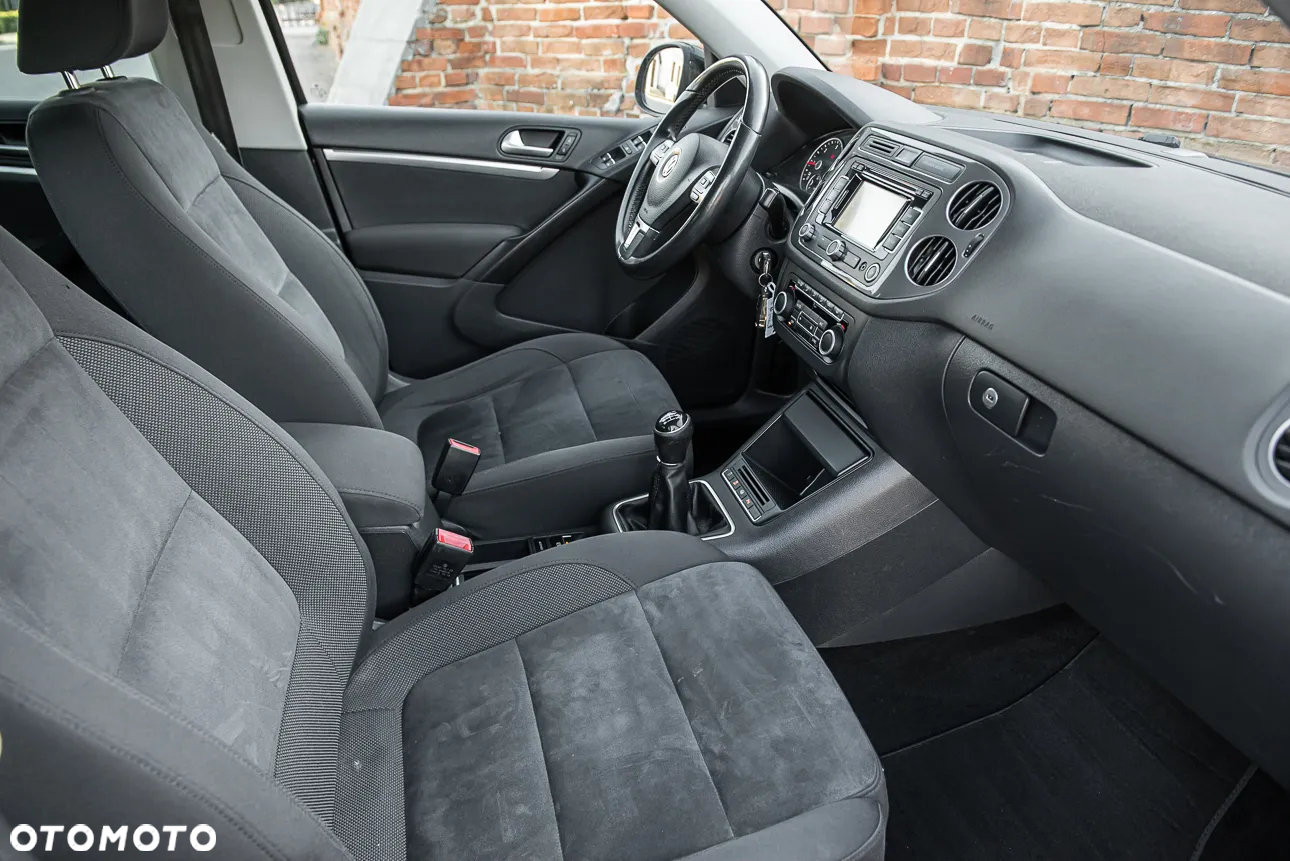 Volkswagen Tiguan 2.0 TDI DPF BlueMotion Technology Sport & Style - 28