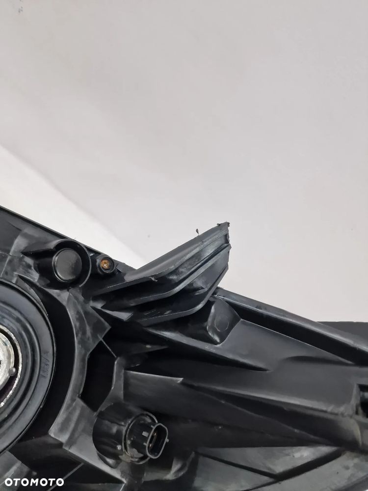 TOYOTA SIENNA SE 15- PRAWA LAMPA PRZEDNIA PRZÓD , NR AUKCJI LA317 - 16