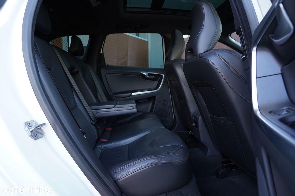 Volvo XC 60 D4 Geartronic Summum - 13