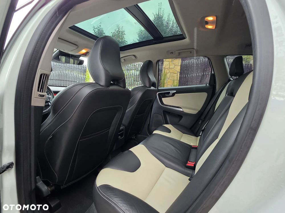 Volvo XC 60 D5 AWD Summum - 6