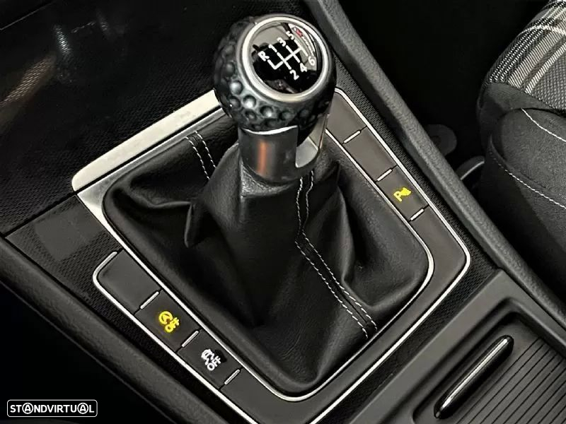 VW Golf - 29