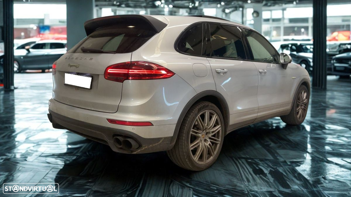Porsche Cayenne S E-Hybrid - 4
