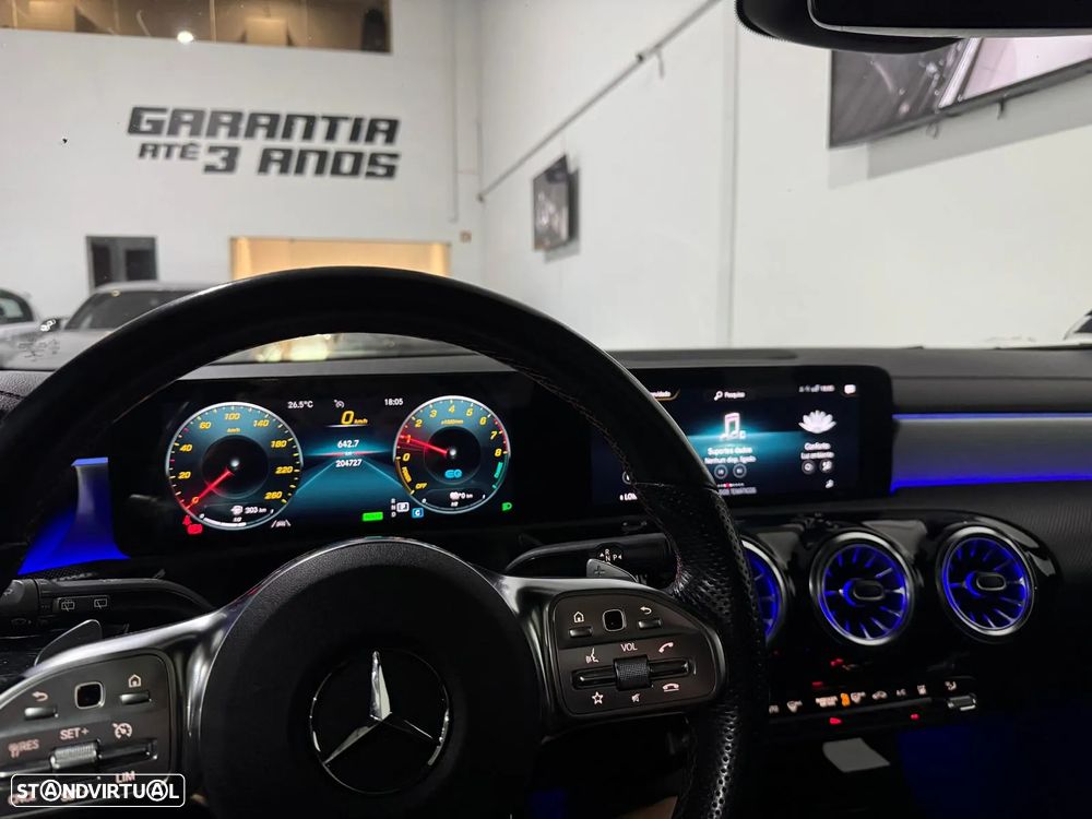 Mercedes-Benz A 250 e AMG Line - 17