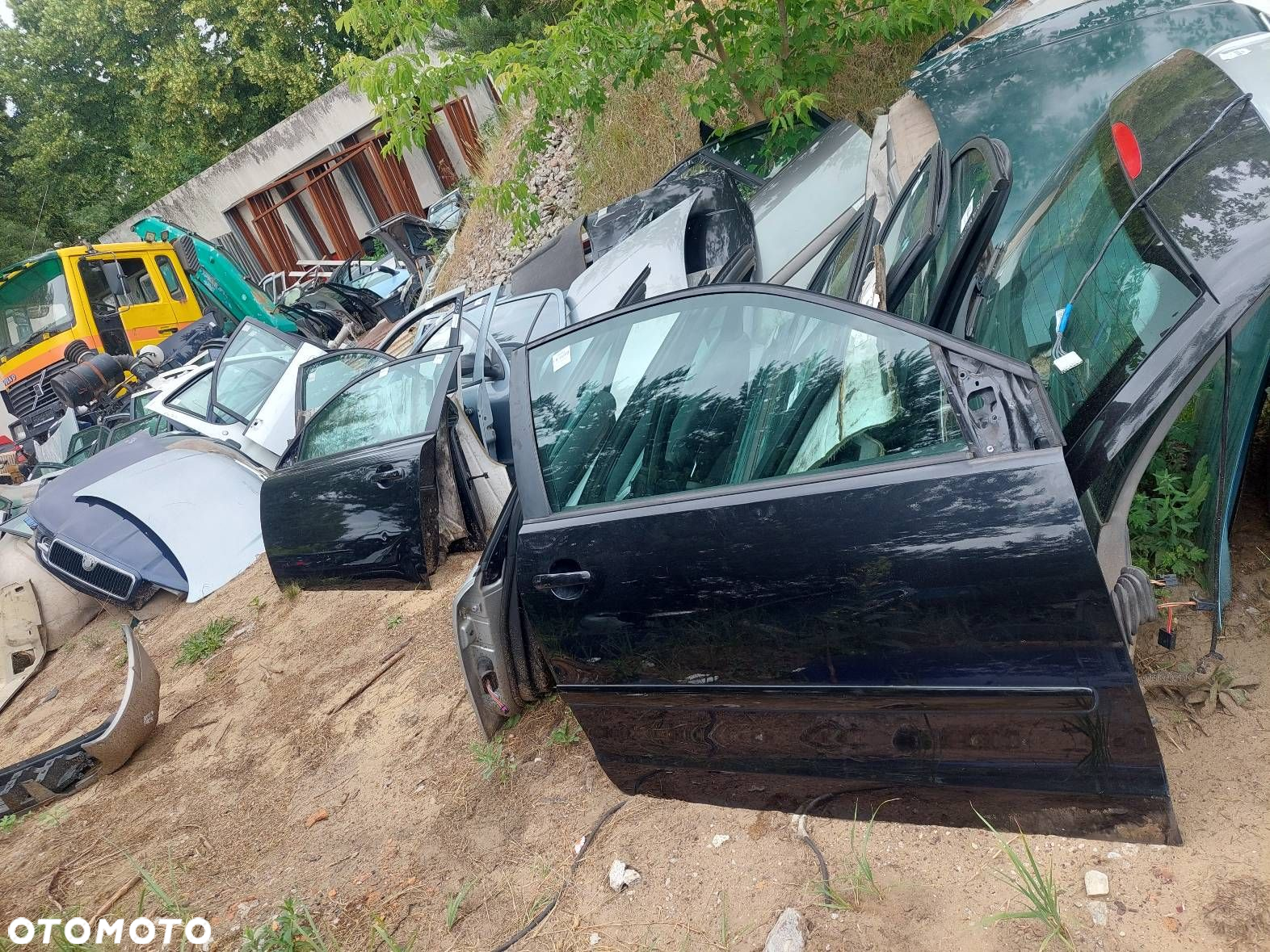DRZWI KOMPLETNE PRAWY PRZÓD VOLKSWAGEN POLO IV LC9Z - 11