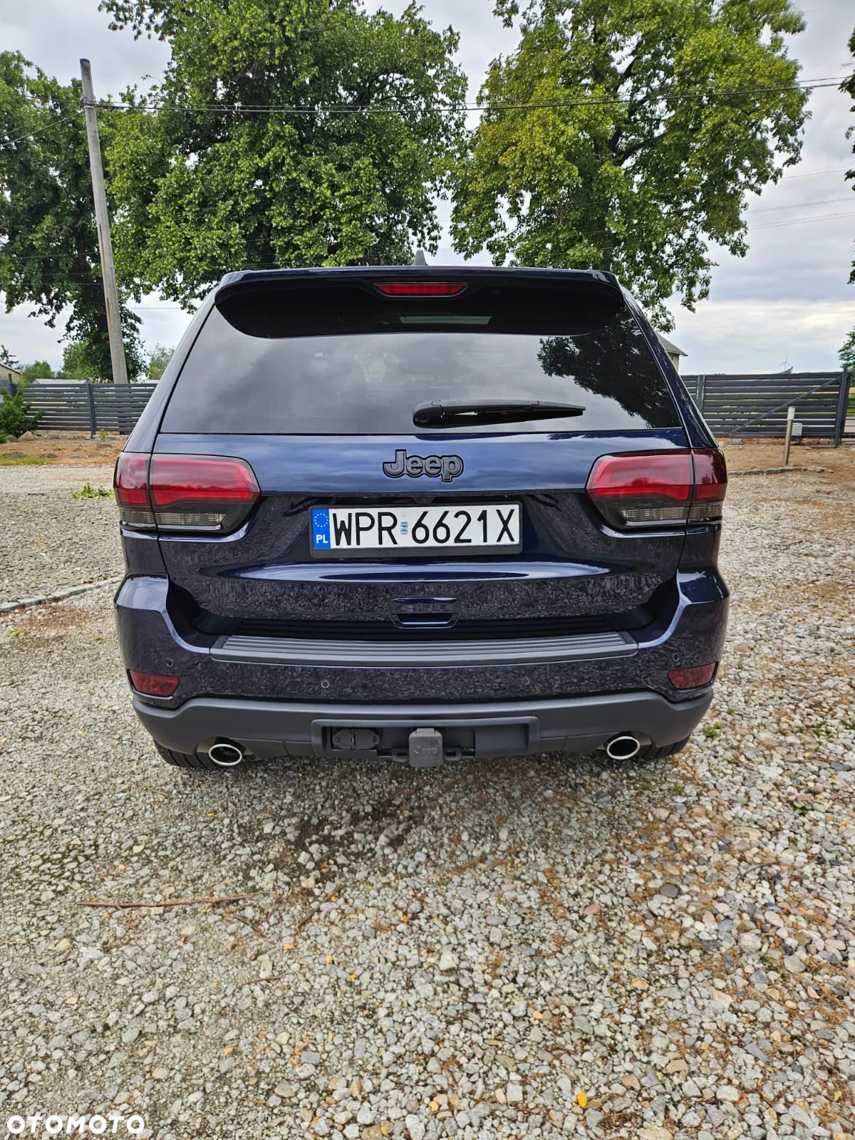 Jeep Grand Cherokee - 24