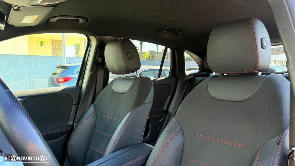 Mercedes-Benz GLA 200 d AMG Line - 13