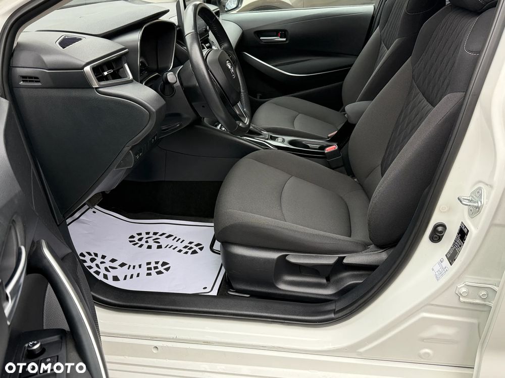 Toyota Corolla 1.8 Hybrid Comfort - 17