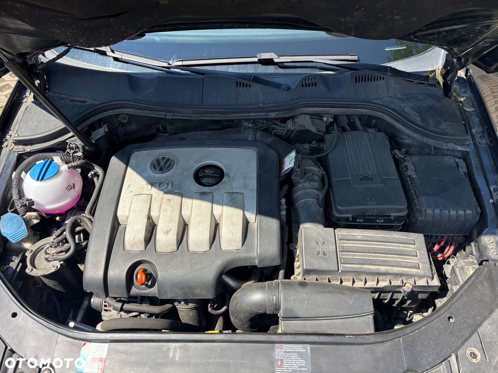 Volkswagen Passat 2.0 TDI Highline - 17