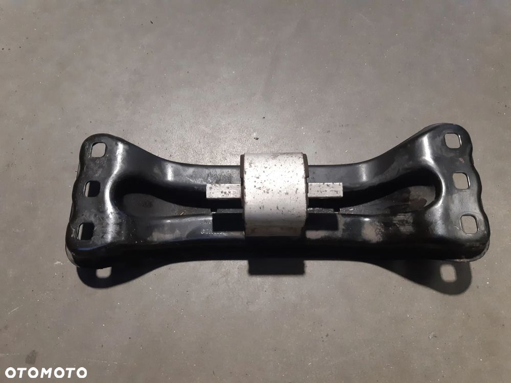 ŁAPA PODUSZKA SKRZYNI BIEGÓW MERCEDES W205 C63 1 - 1