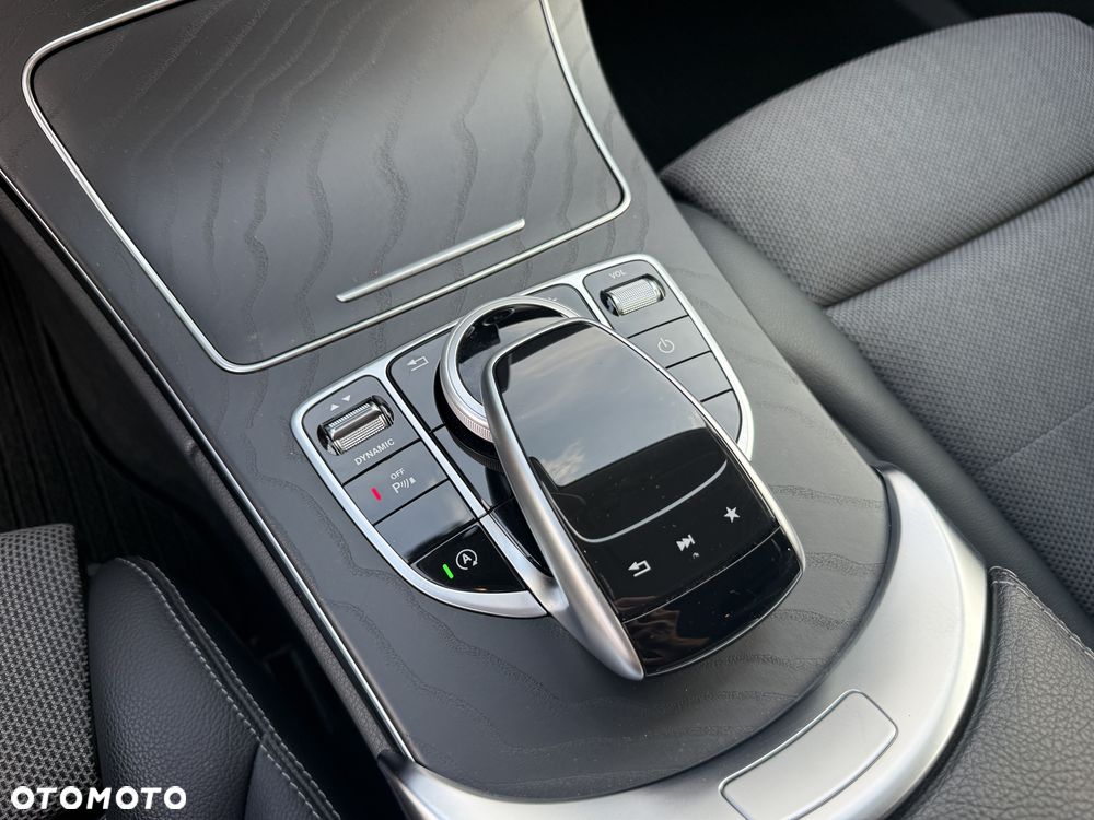 Mercedes-Benz Klasa C 180 (BlueEFFICIENCY) 7G-TRONIC Avantgarde - 29