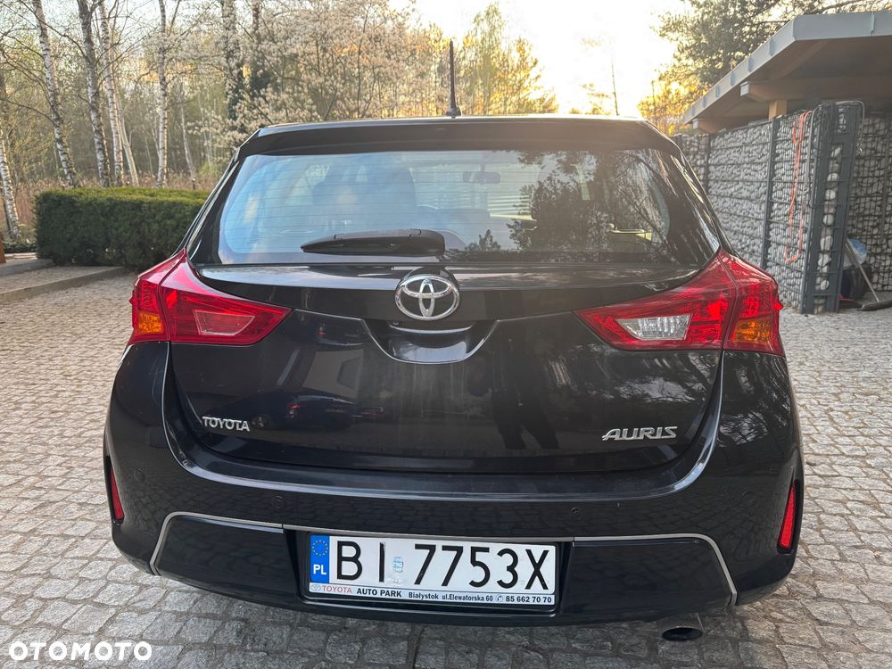 Toyota Auris 1.6 Premium + - 5