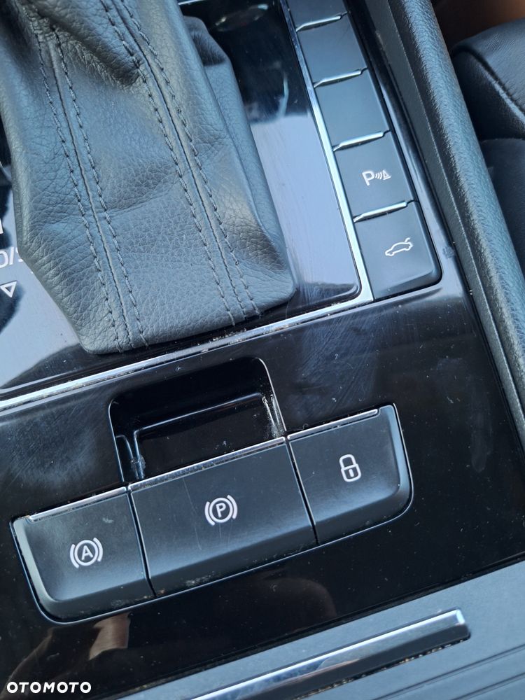 Skoda Superb 2.0 TDI DSG L&K - 23