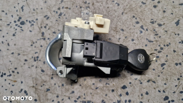 TOYOTA AVENSIS T27 STACYJKA 45020-0203