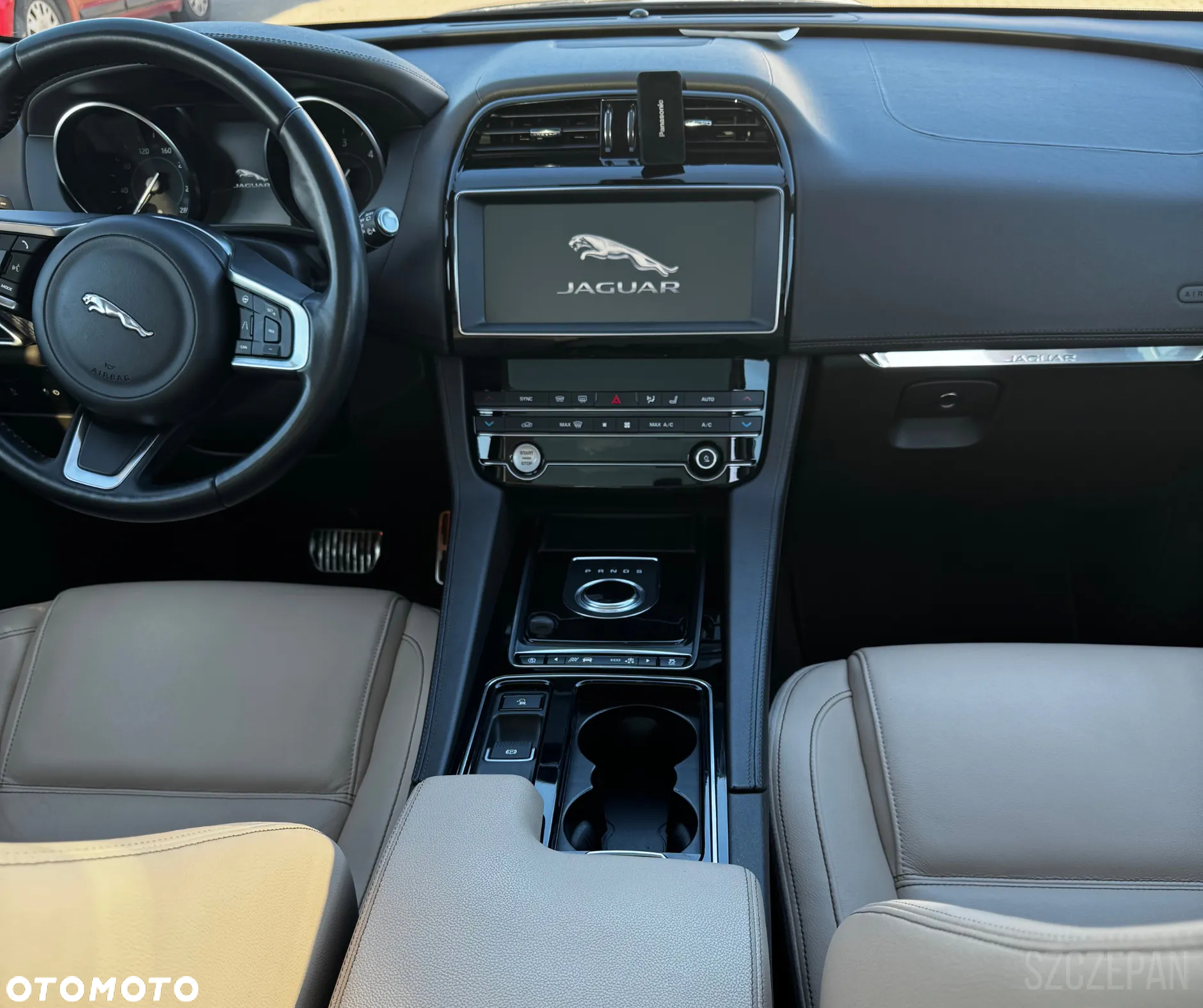Jaguar F-Pace 2.0 i4D AWD Prestige - 8