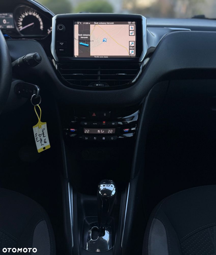 Peugeot 208 - 19