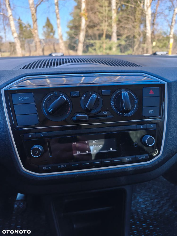 Volkswagen up! Standard - 12