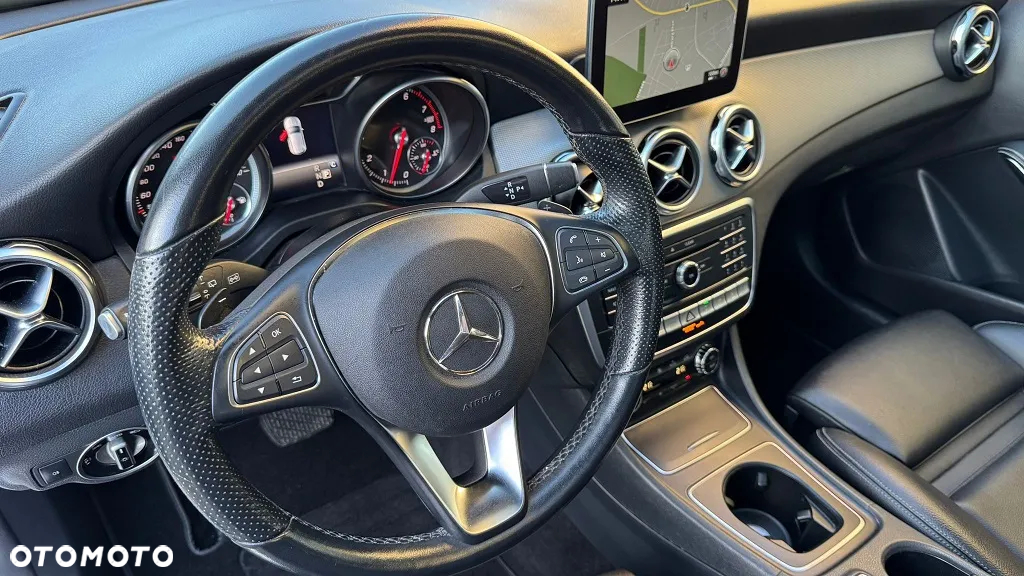 Mercedes-Benz GLA 250 4Matic 7G-DCT AMG Line - 21