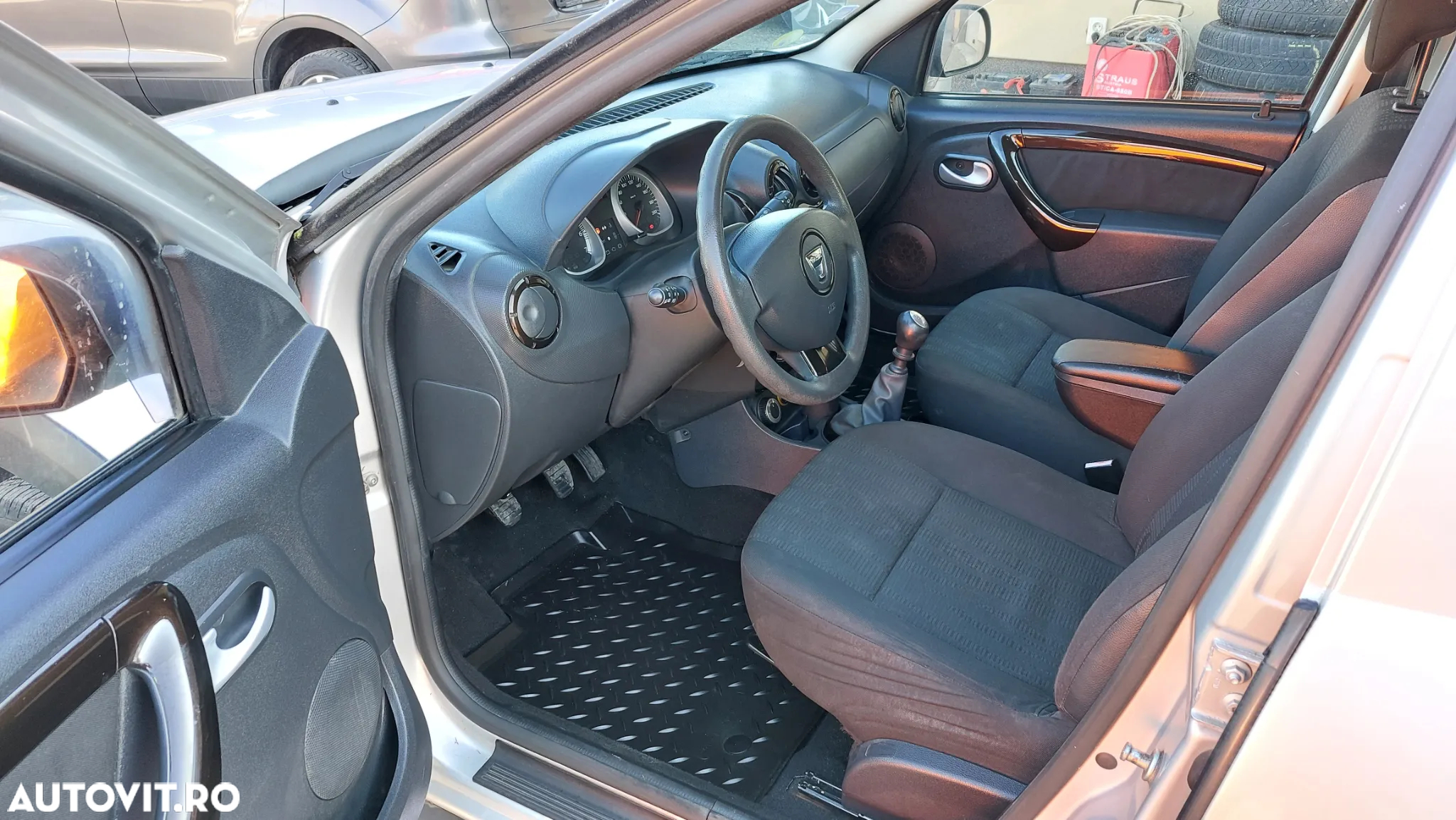 Dacia Duster 1.5 dCi 4x4 Laureate - 8