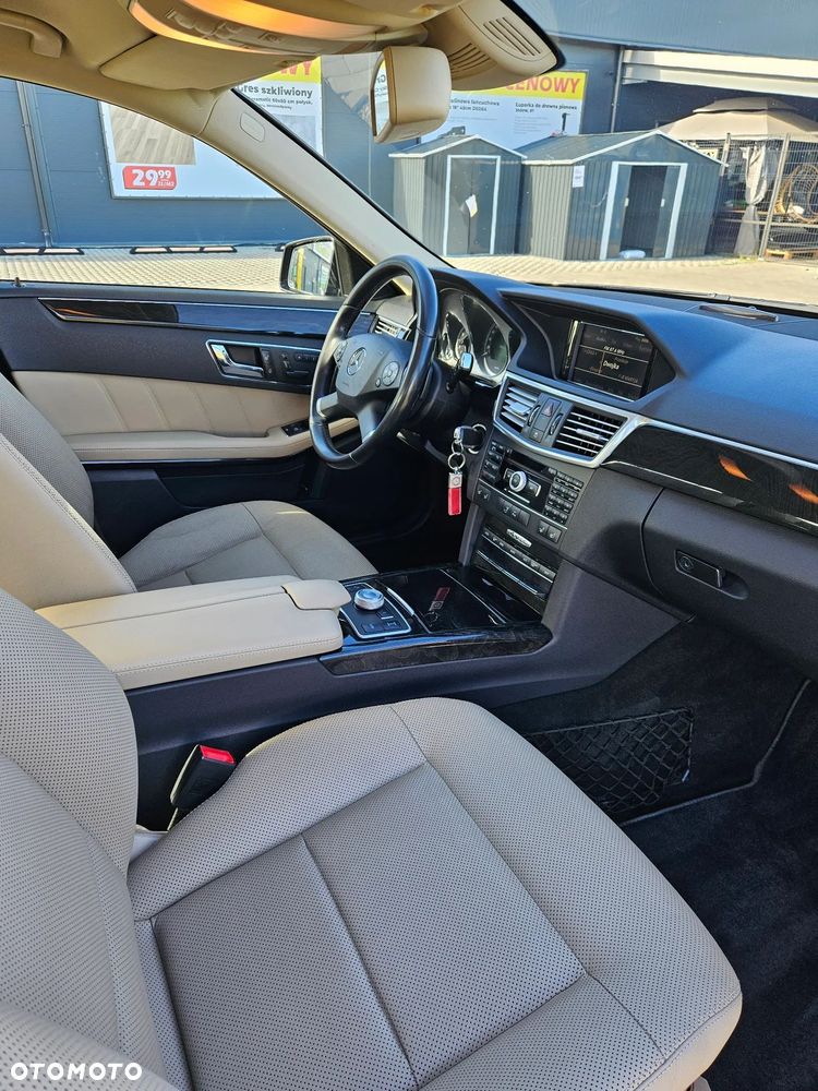 Mercedes-Benz Klasa E 350 CDI 4-Matic - 24