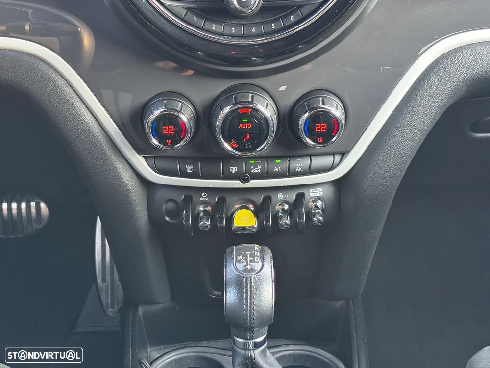 MINI Countryman Cooper SE ALL4 Auto - 32