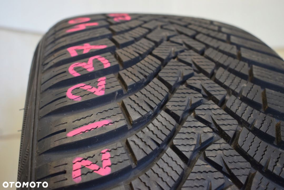 R20 255/40 101V Falken EuroWinter HS01 - 2