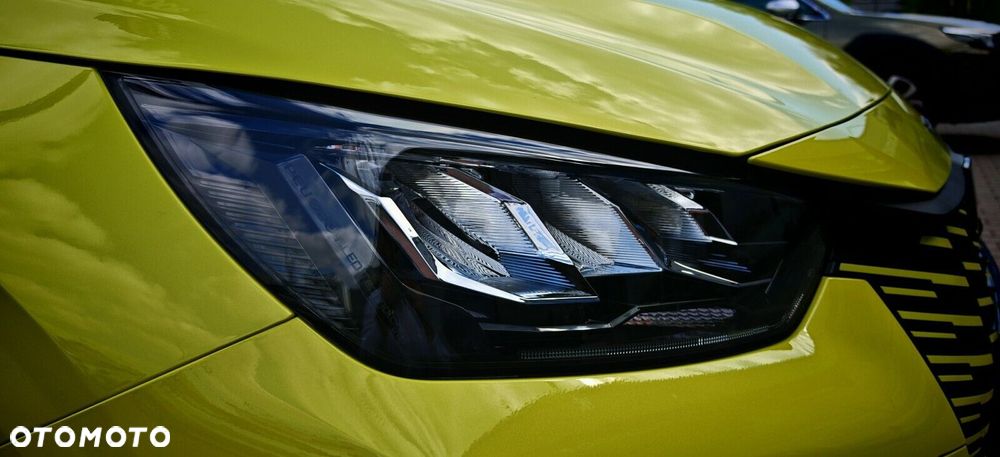 Peugeot 208 - 24