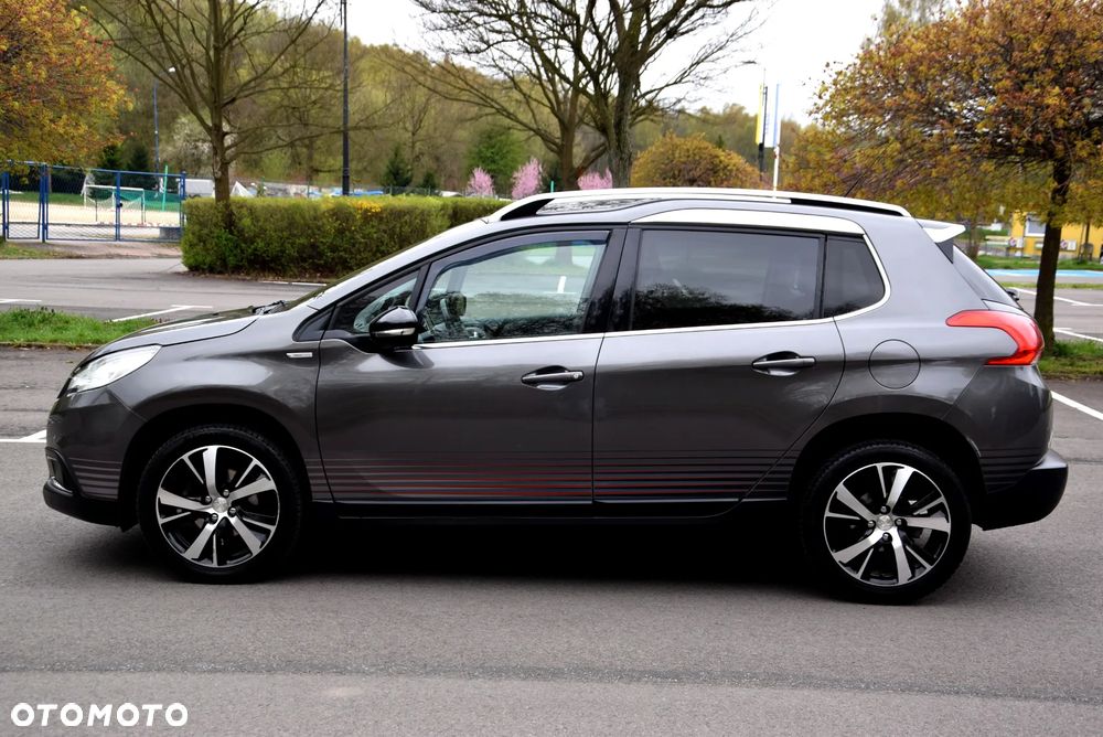 Peugeot 2008 1.2 Pure Tech Allure S&S - 11