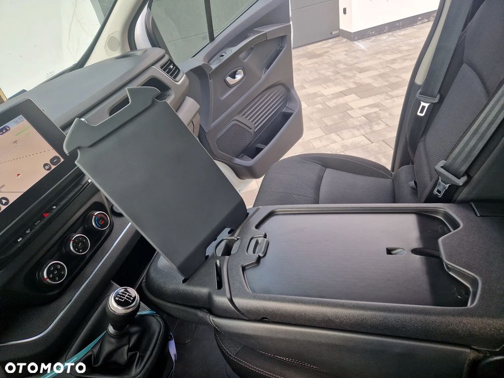 Renault Trafic - 23