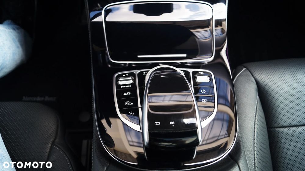 Mercedes-Benz Klasa E 400 4Matic 9G-TRONIC Exclusive - 30