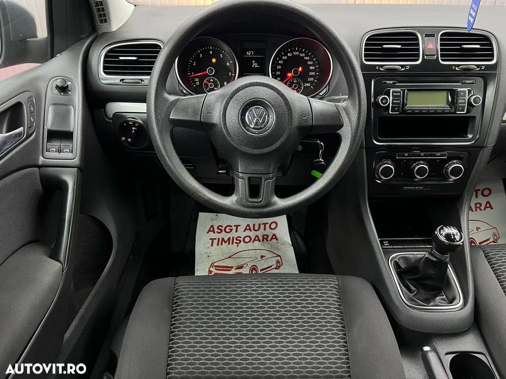 Volkswagen Golf - 8
