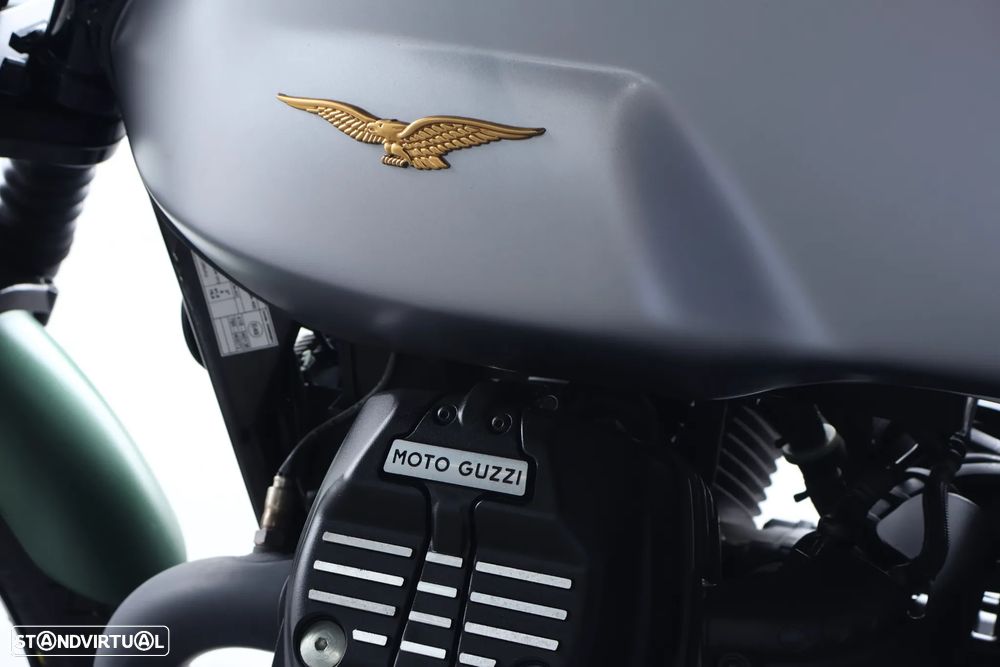 Moto Guzzi V7 850 Stone Centenario (edição especial) - 12
