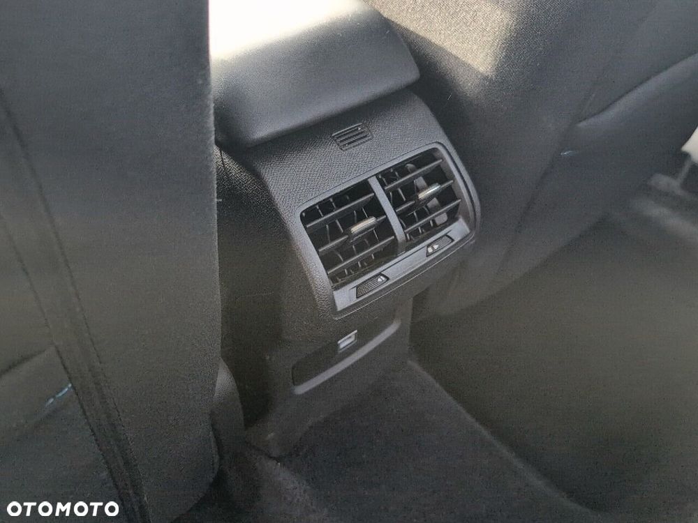 Citroën C4X 1.2 PureTech Max S&S EAT8 - 13