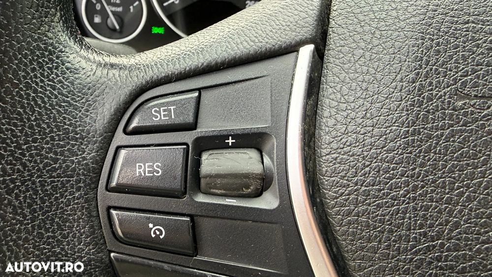 BMW Seria 3 320d Aut. Sport Line - 27