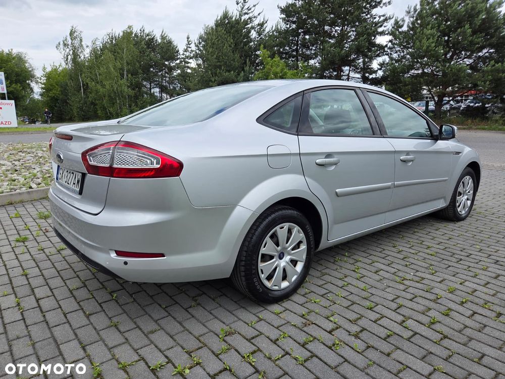Ford Mondeo 1.6 T Ambiente - 22