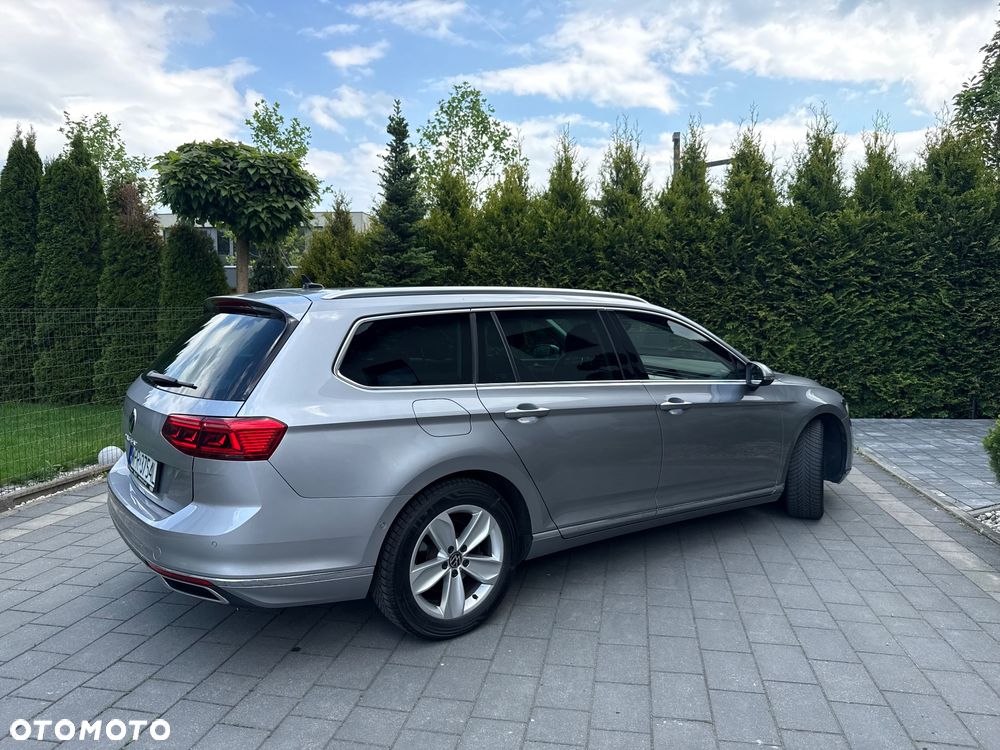 Volkswagen Passat - 4