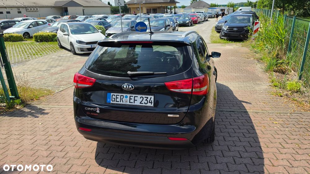 Kia Ceed 1.6 GDI Dream Team Edition - 19