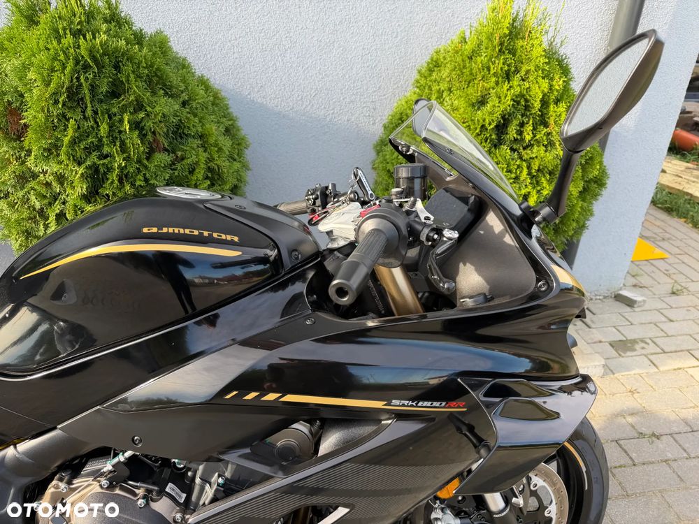 QJMOTOR SRK 800RR - 18