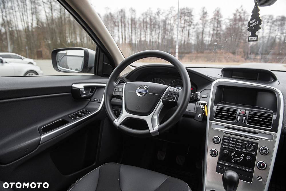 Volvo XC 60 2.4D AWD RDesign - 23