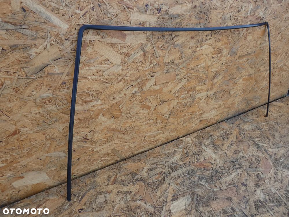 BMW E32 LISTWY SZYBY  TYŁ - 2