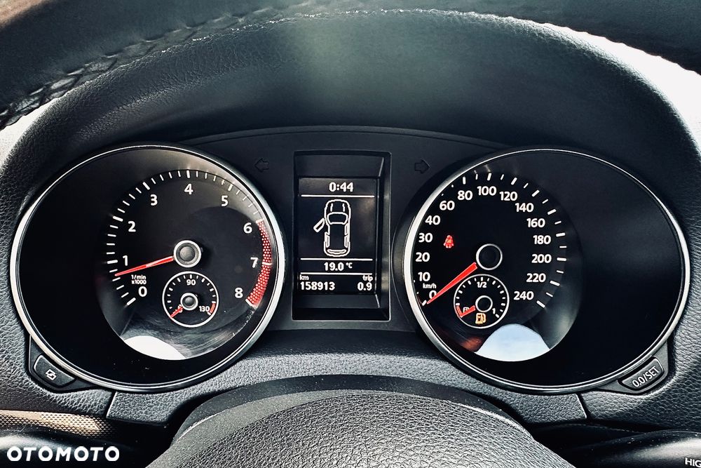 Volkswagen Golf - 6