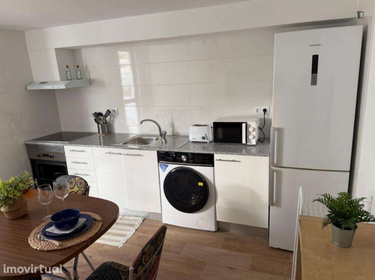 Quarto - localizado em Paranhos Porto - Grande imagem: 4/9