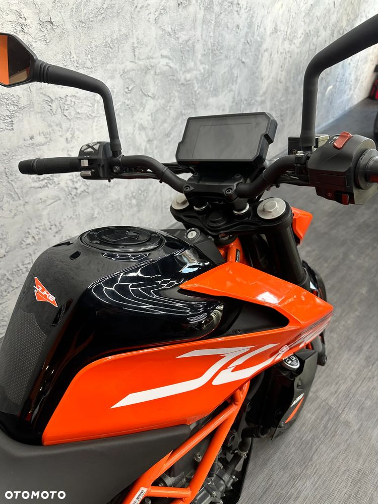KTM Duke - 18