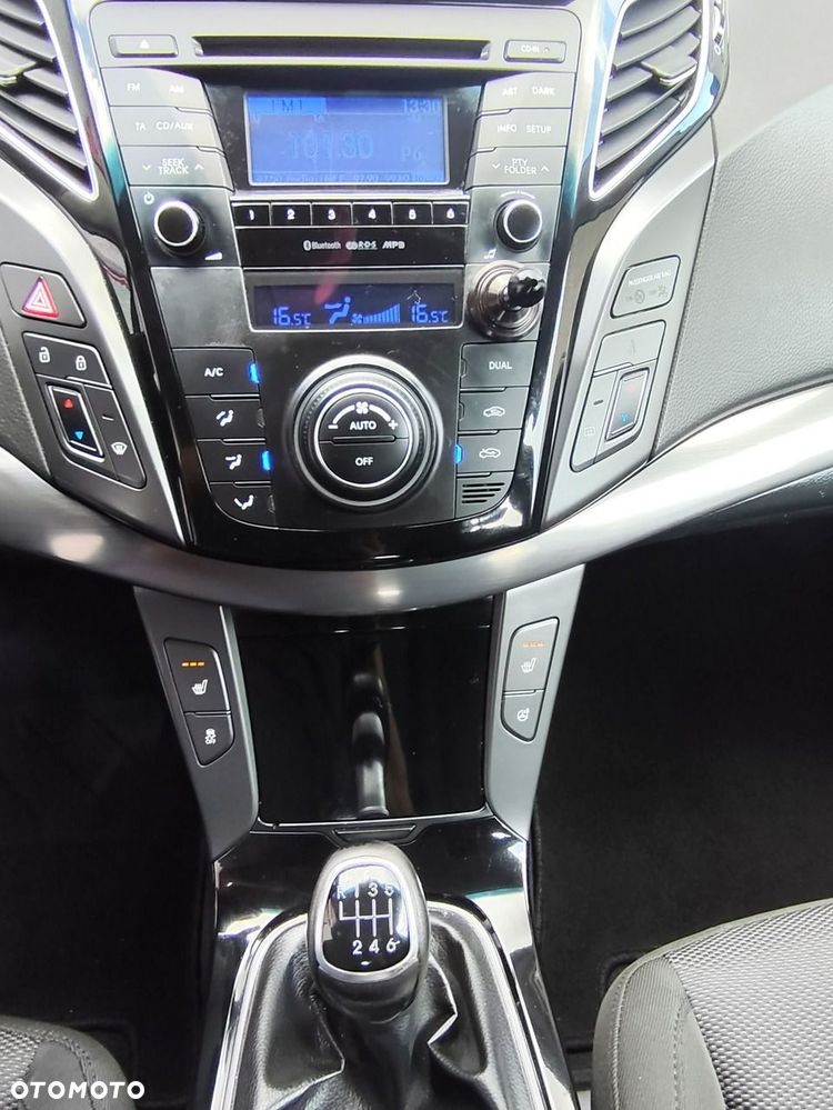 Hyundai i40 i40cw 1.7 CRDi Fifa World Cup Edition - 19