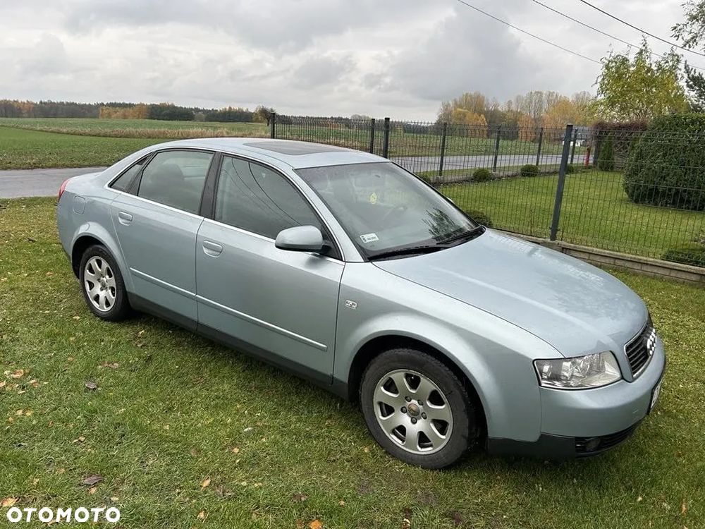 Audi A4 Limousine - 4