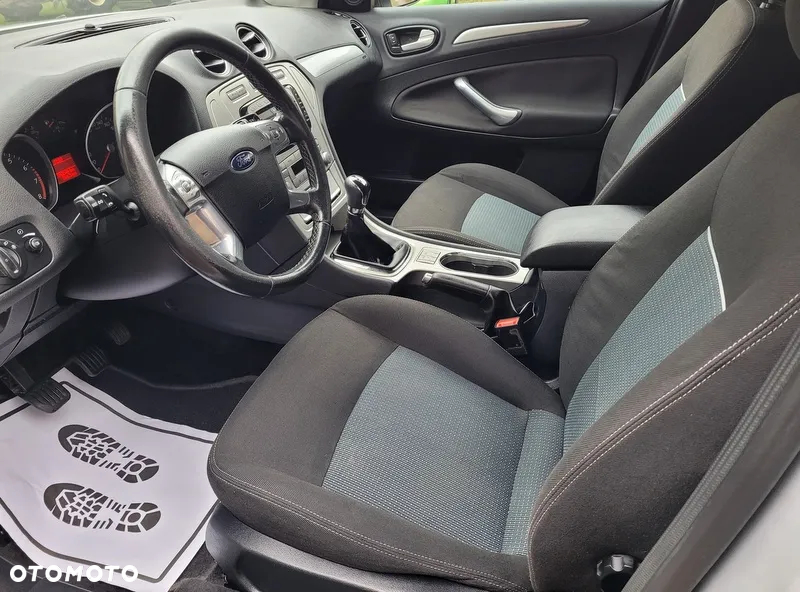 Ford Mondeo - 22