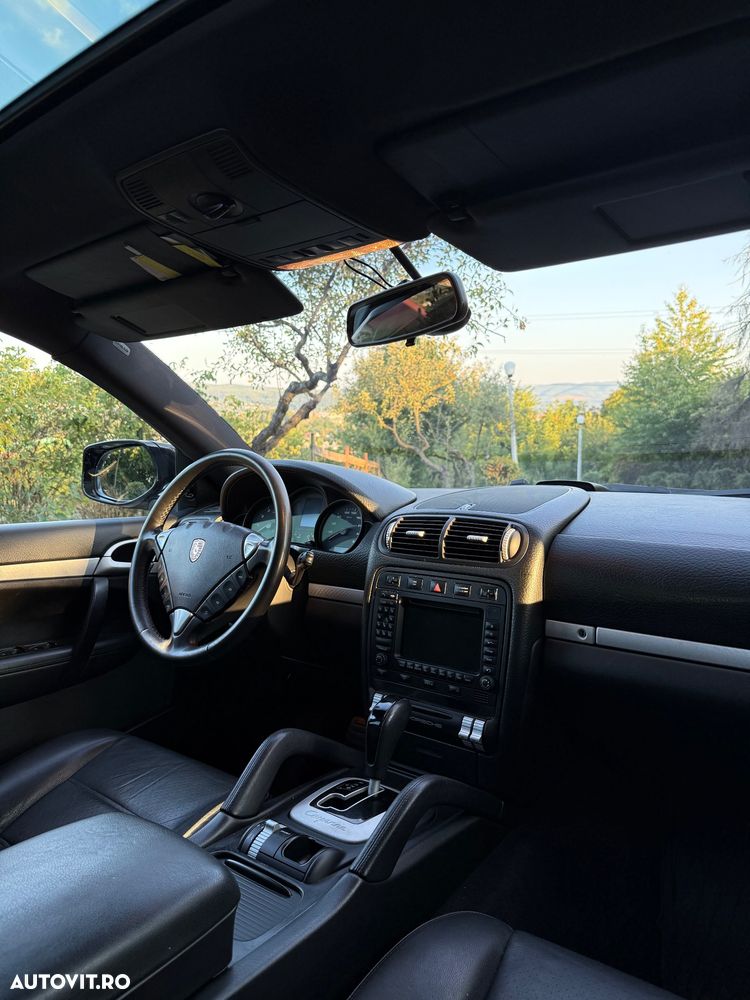 Porsche Cayenne - 5